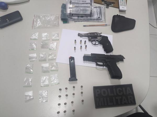 3º Batalhão apreende armas e drogas em ação policial em Floriano.(Imagem:Divulgação/PM)
