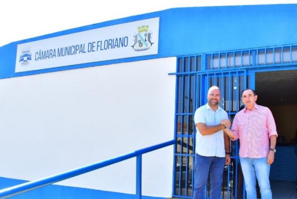 Vereador Joab Curvina recebeu a visita do prefeito Antônio Reis.(Imagem:Reprodução/Instagram)