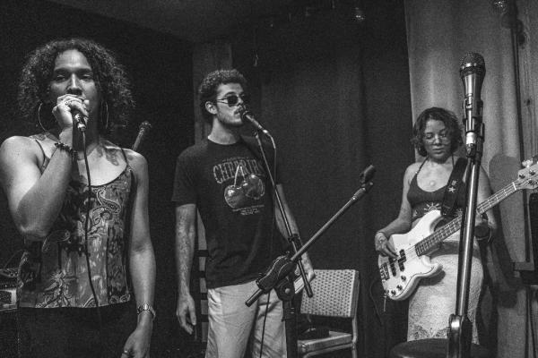 Projeto nasce como uma oportunidade de integra&ccedil;&atilde;o entre forma&ccedil;&atilde;o art&iacute;stica e experi&ecirc;ncia de palco, fortalecendo a cena musical jovem da capital.(Imagem:Ascom Secult)