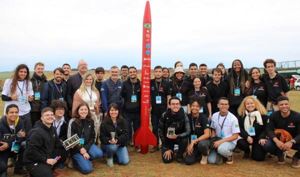 Evento ajuda a promover projetos aeroespaciais de estudantes.(Imagem:Divulgação/Politécnica-UFRJ)