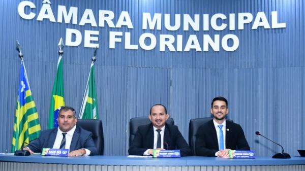 A homenagem foi proposta pelo vereador João Neto e subscrita por todos os vereadores.(Imagem:CMF)