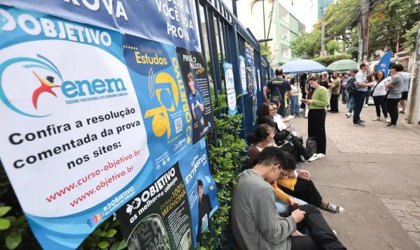 Podem concorrer participantes das &uacute;ltimas tr&ecirc;s edi&ccedil;&otilde;es do Enem.(Imagem:Paulo Pinto/Ag&ecirc;ncia Brasil)