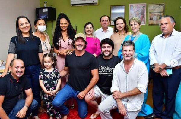 Gestão municipal prestigia primeiro dia do espetáculo Paixão de Cristo em Floriano(Imagem:Reprodução/Instagram)