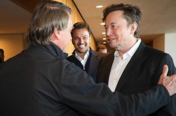 Bolsonaro e Musk se encontraram, em 2022. Empresário veio ao Brasil a título de investir em telecomunicações(Imagem:Cleverson Oliveira/Mcom)
