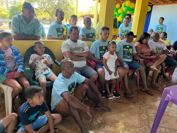 Família de amigos de Adriana se reúnem em União para a estreia da meia na Copa do Mundo Feminina.(Imagem:Júlio Costa / ge PI)