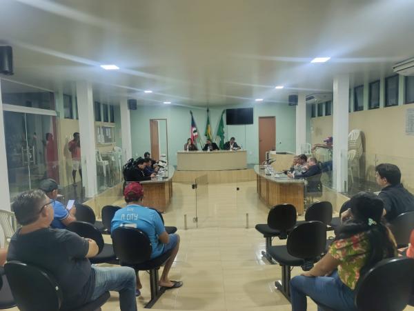 Sess&atilde;o da C&acirc;mara de Bar&atilde;o de Graja&uacute; &eacute; encerrada em respeito &agrave; fam&iacute;lia de Teot&ocirc;nio Costa.(Imagem:FlorianoNews)