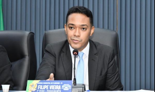 Vereador Felipe Vieira levanta reflexão sobre falta de acesso de pacientes a exames especiais.(Imagem:CMF)