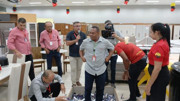 Armazém Paraíba de Floriano realiza último sorteio da campanha de aniversário de 67 anos.(Imagem:FlorianoNews)