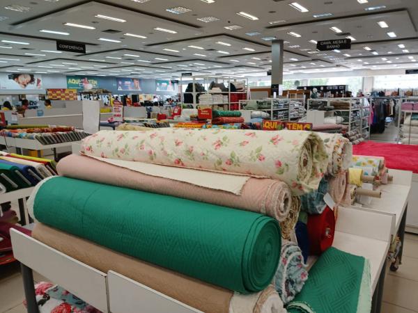 Armazém Paraíba de Floriano se Prepara para o São João com novidades em tecidos, moda e decoração(Imagem:FlorianoNews)