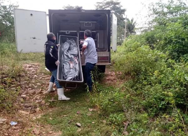  Corpo é encontrado em matagal na Zona Sudeste de Teresina.(Imagem: Fernando Oliveira/g1 PI )