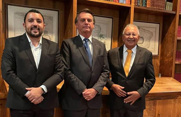 O prefeito de Teresina, Dr. Pessoa (MDB), e o presidente da Empresa Teresinense de Desenvolvimento Urbano (Eturb), João Duarte, o Pessoinha, tiveram uma reunião com presidente Jair(Imagem:Reprodução)