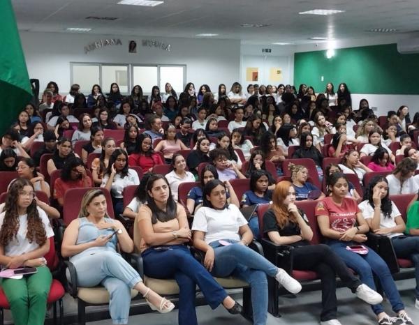 O evento faz parte da campanha Maio Mulher 2024 e reuniu mais de 200 pessoas.(Imagem:Divulgação)