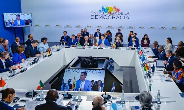 Presidente da Rep&uacute;blica, Luiz In&aacute;cio Lula da Silva, durante 4.&ordf; Reuni&atilde;o de Alto N&iacute;vel do F&oacute;rum em Defesa da Democracia. Feira de Barcelona, Espanha.(Imagem:Ricardo Stuckert)