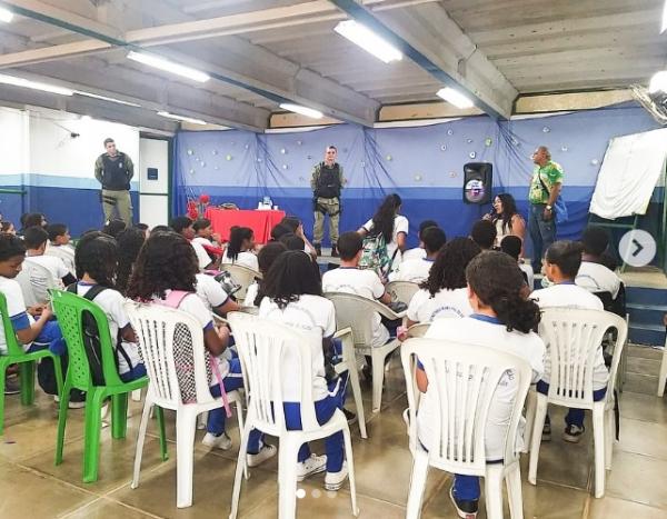 3º BPM promove palestra sobre respeito e disciplina em escola municipal de Floriano.(Imagem:Reprodução/Instagram)