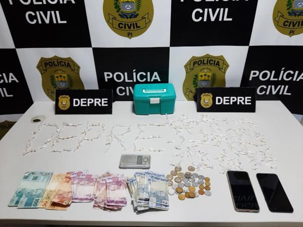 Polícia apreende drogas, dinheiro e balança de precisão em residência em Teresina.(Imagem:Divulgação)