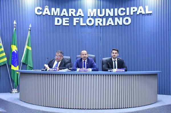 Todos os projetos da pauta tiveram aprovação unânime dos vereadores presentes.(Imagem:CMF)