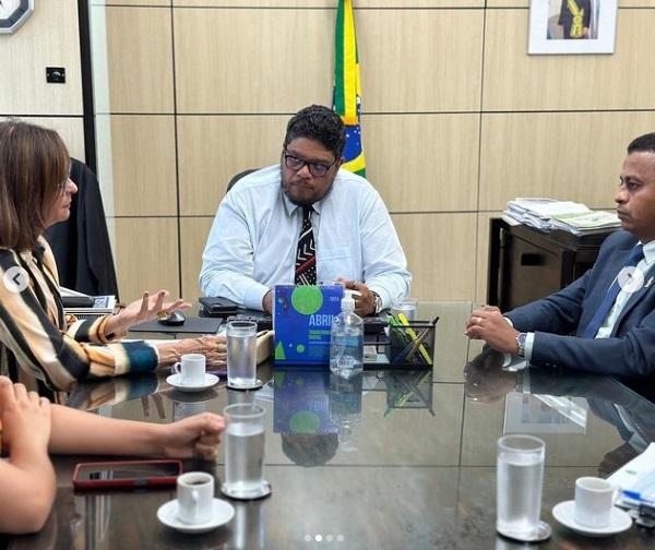 Deputado Dr. Francisco Costa avança na luta pela implantação do curso de Medicina em Floriano(Imagem:Reprodução/Instagram)