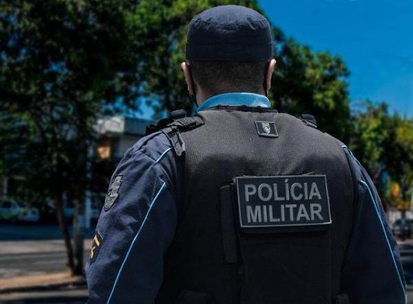 Homem morre após cair de muro ao tentar furtar loja em Teresina, diz PM(Imagem:Reprodução)