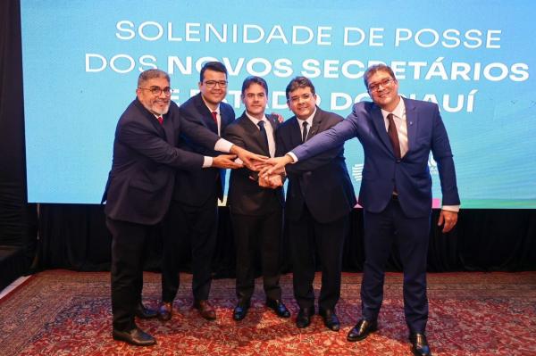 Durante a solenidade, o ex-secret&aacute;rio de Seguran&ccedil;a P&uacute;blica, Chico Lucas, foi homenageado. Ele se despede do cargo para assumir a Secretaria Nacional de Seguran&ccedil;a P&uacute;blica.(Imagem:Divulga&ccedil;&atilde;o)