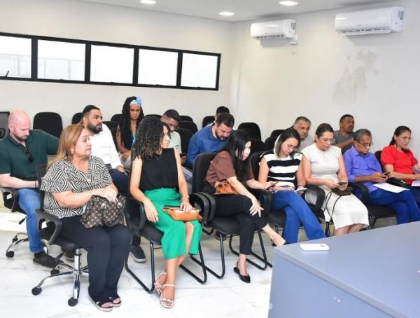 Prefeito Antônio Reis se reúne com secretariado para alinhar participação no