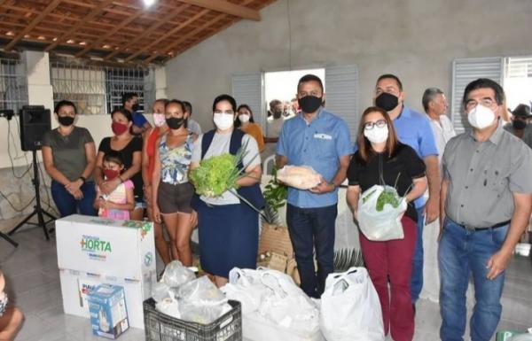 Deputado Francisco Costa participa da entrega de kits do programa ?Alimentação Saudável? em Dom Pedro II(Imagem:Reprodução)