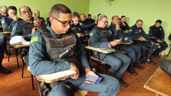  Prefeitura de Floriano apresenta servi&ccedil;os do Sa&uacute;de Digital a policiais do 3&ordm; BPM(Imagem:Secom)