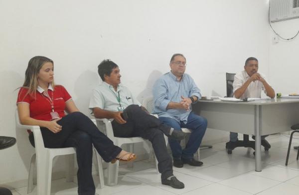 Prefeitura de Floriano realiza reunião para tratar de cabeamentos soltos nas vias públicas(Imagem:Secom)