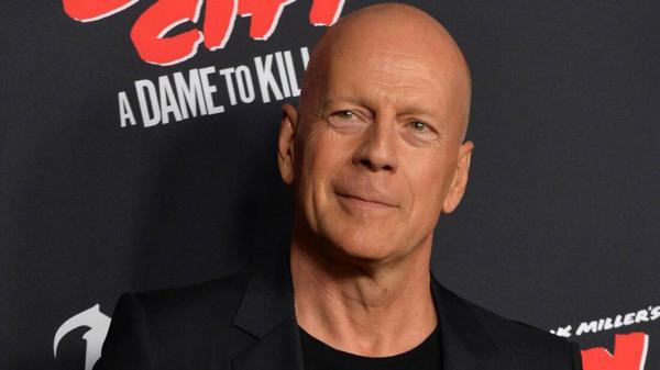 Bruce Willis aparece em primeira foto depois de diagnóstico de afasia(Imagem:Reprodução)