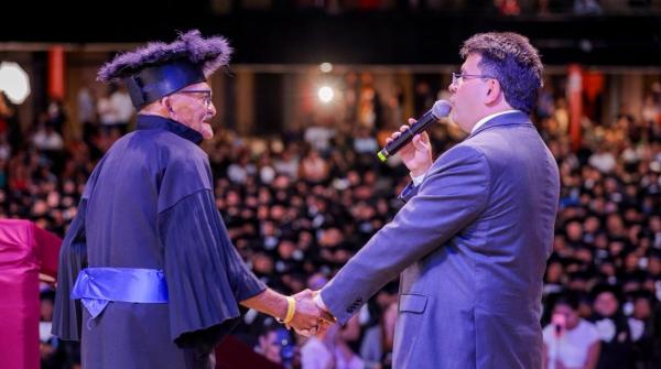 Reportagem da UOL mostra trajet&oacute;ria de Severino Nascimento, que realizou sonho de alfabetiza&ccedil;&atilde;o por meio da educa&ccedil;&atilde;o p&uacute;blica.(Imagem:Gabriel Paulino)