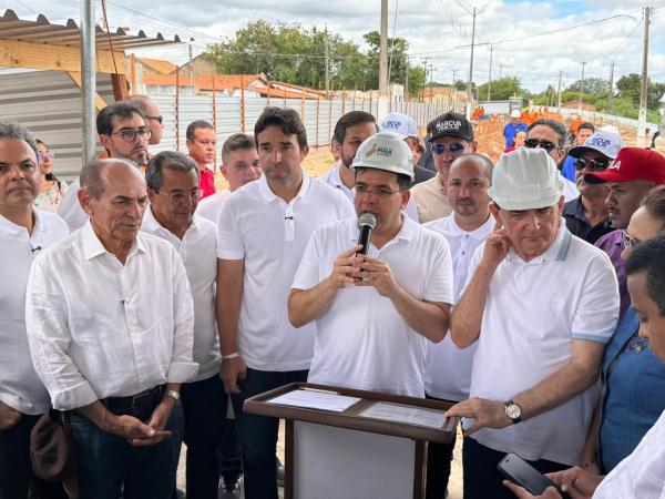 Governador Rafael Fonteles, Deputado Marden Menezes e o Prefeito Ant&ocirc;nio Reis visitam obras de revitaliza&ccedil;&atilde;o do Cais da Beira Rio em Floriano.(Imagem:Ascom)