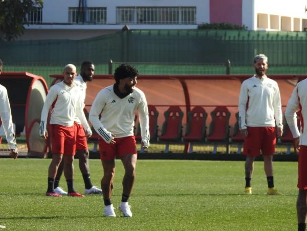 Gabigol em treino na véspera da estreia do Flamengo no Mundial.(Imagem:Fred Gomes)