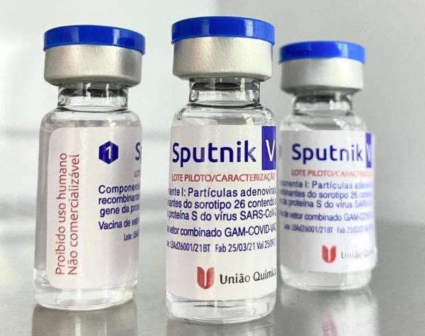 Imagem de frascos da vacina Sputnik V . (Imagem:Reprodução/Facebook/Embaixada da Rússia no Brasil)
