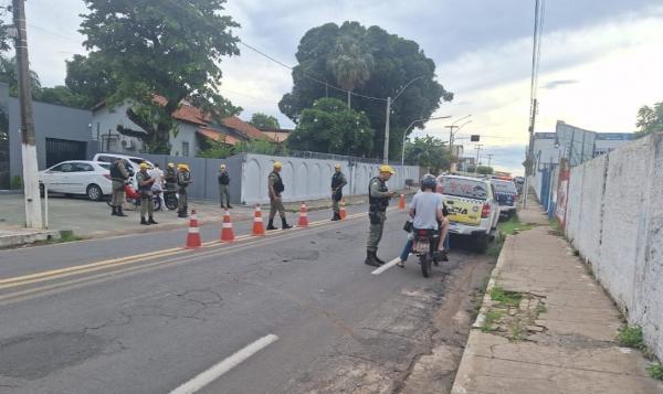  Blitz do 3&ordm; BPM refor&ccedil;a fiscaliza&ccedil;&atilde;o e seguran&ccedil;a no tr&acirc;nsito em Floriano(Imagem:Divulga&ccedil;&atilde;o/PM)