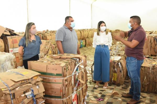 SEMAN visita cooperativa de recicláveis COOCAMFLO no bairro Guia(Imagem:SECOM)