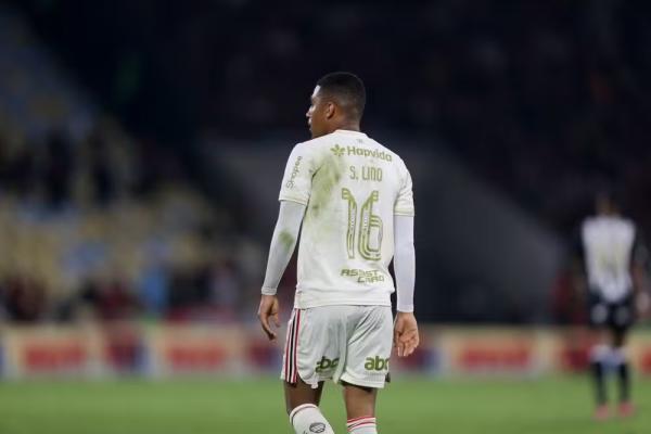Samuel Lino em sua estreia pelo Flamengo.(Imagem:Gilvan de Souza/Flamengo)