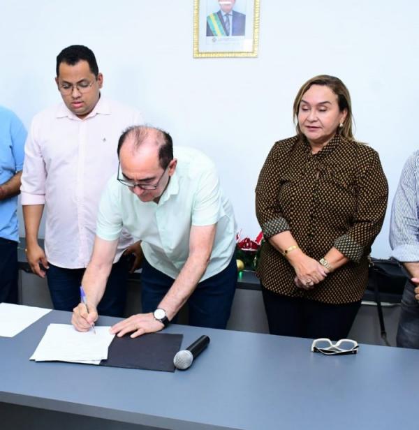 Educação: assinadas ordens de serviço para reforma e ampliação de quatro escolas da rede municipal.(Imagem:Secom)