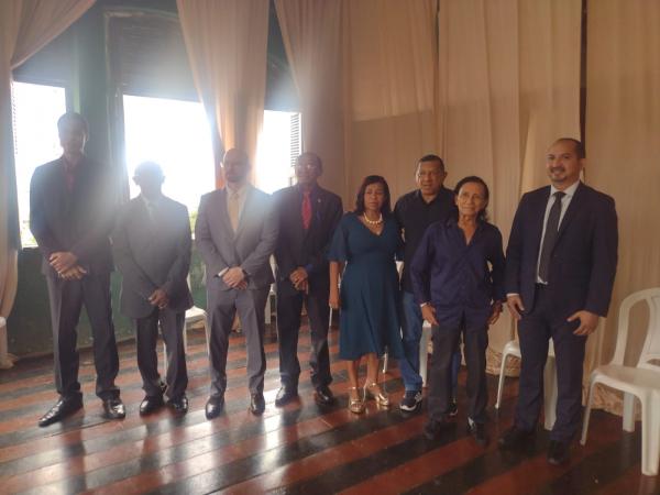 Autoridades prestam homenagem ao legado do Ginásio Primeiro de Maio em desfile comemorativo.(Imagem:FlorianoNews)