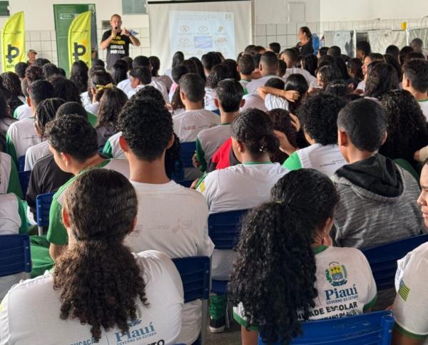 Escola de Floriano recebe palestra educativa de trânsito.(Imagem:Divulgação)