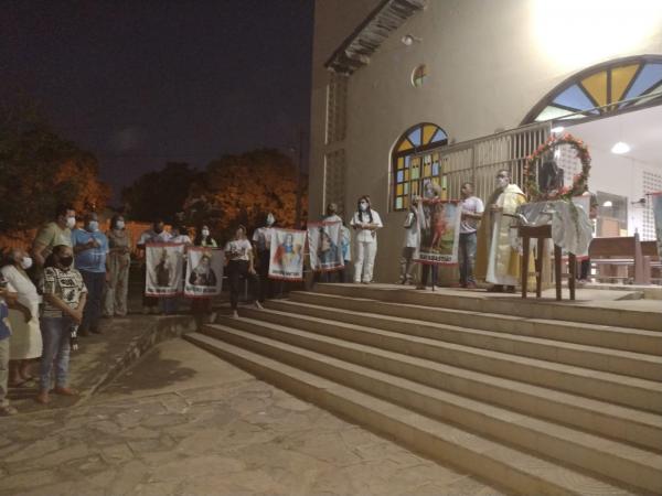 Fiéis participam do encerramento do festejo de Nossa Senhora SantAna em Floriano(Imagem:FlorianoNews)