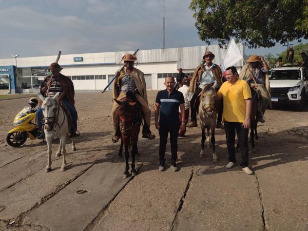 Tradição e fé: Vaqueiros celebram São Pedro de Alcântara em Floriano.(Imagem:FlorianoNews)