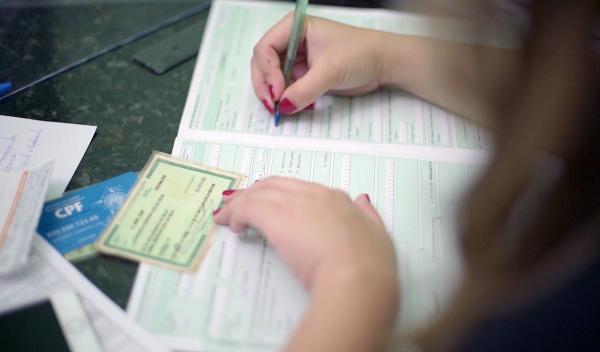 Tarifa Social garante at&eacute; 100% do valor equivalente ao consumo de energia, mas benefici&aacute;rios precisam manter dados cadastrais atualizados.(Imagem:Divulga&ccedil;&atilde;o)