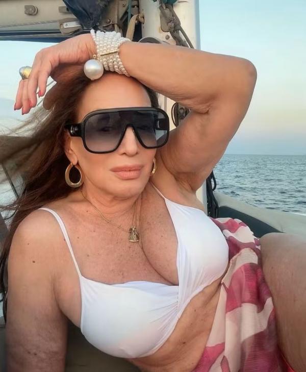 Na Grécia, Susana Vieira posa de biquíni para celebrar seus 83 anos.(Imagem:Reprodução/Instagram)