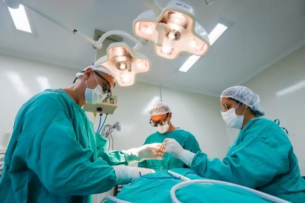Médicos em hospital de Santa Catarina.(Imagem:Ricardo Trida/SECOM)