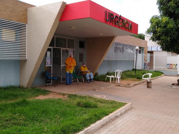 Criança foi levada ao Hospital Regional Justino Luz, em Picos.(Imagem:Antônio Rocha/TV Clube)