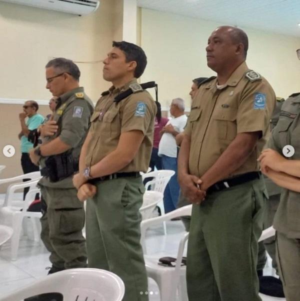 Polícia Militar recebe homenagem especial na Igreja Universal de Floriano.(Imagem:Forças de Segurança Recebem Homenagem Especial na )