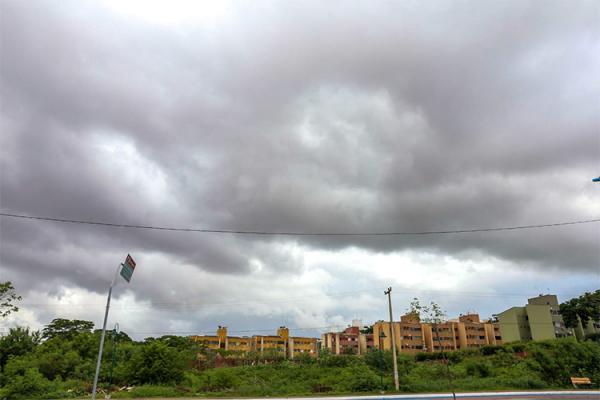 A chuva que atingiu Teresina, na madrugada deste domingo(22), chegou a 65 milímetros de precipitação e deve se repetir de acordo com o Instituto Nacional de Meteorologia (Inmet). A(Imagem:Divulgação)