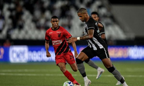 Athletico-PR recebe Botafogo, líder do Brasileirão(Imagem:THIAGO RIBEIRO)