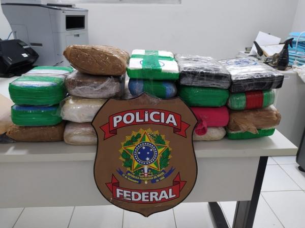 Carga de maconha e cocaína foi encontrada em fundo falso de carro em Parnaíba.(Imagem:Divulgação Polícia Federal)