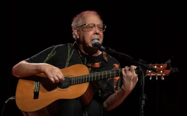 Produ&ccedil;&atilde;o traz performance exclusiva do astro que morreu no m&ecirc;s passado.(Imagem:Andr&eacute; Telles/BNDES)