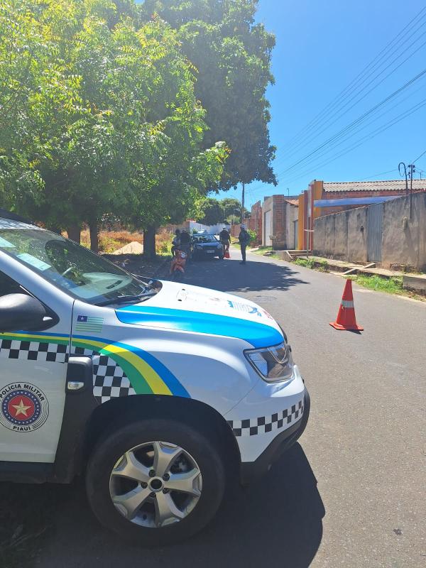 3º BPM realiza Operação Presença no bairro Princesinha em Floriano(Imagem:Divulgação/PM)